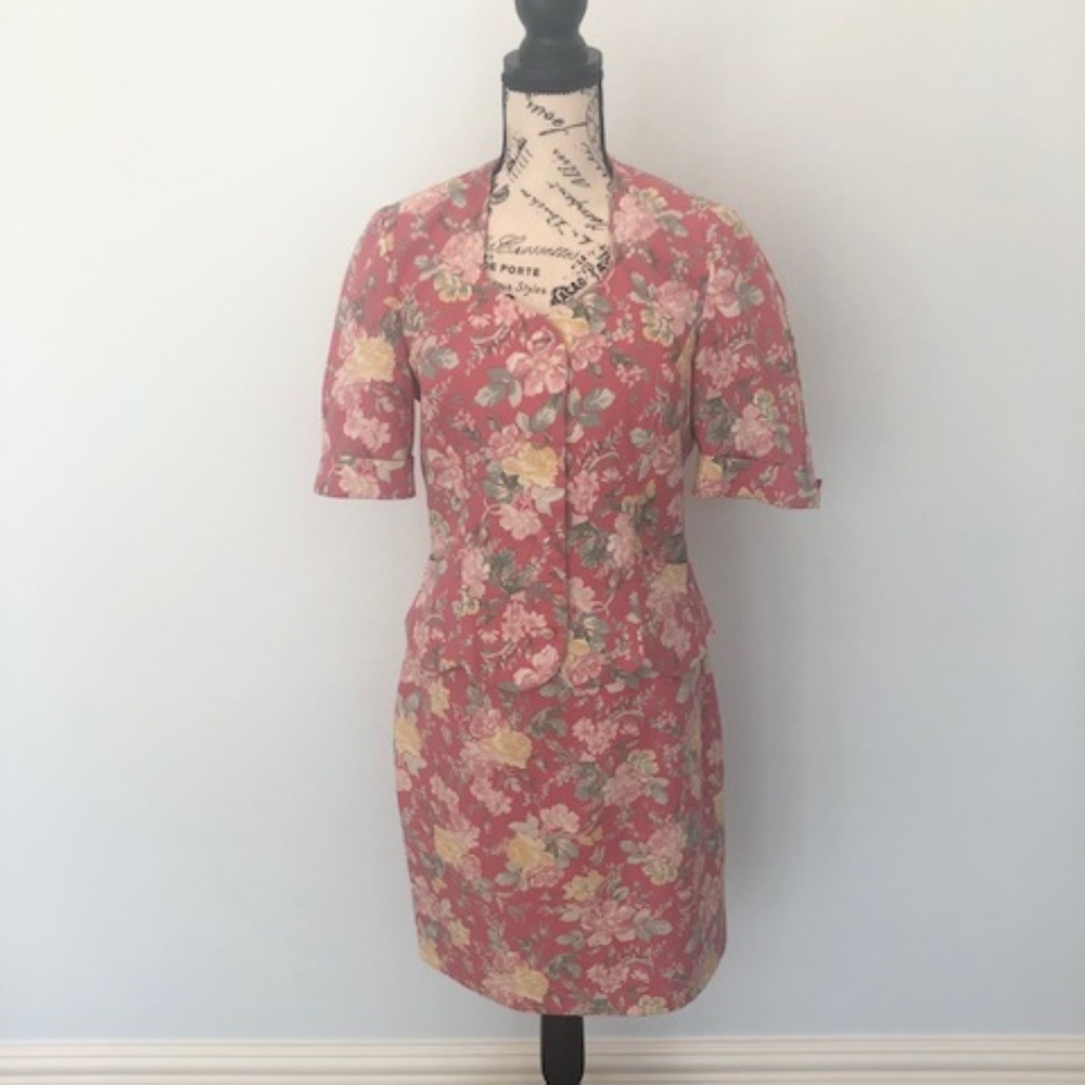 VTG! 90's Laura Ashley Women's Pink Floral Two Piece Suit Size 8